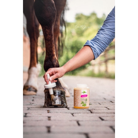 Ulei natural pentru protectia copitelor BENSE & EICKE Natural Hoof Oil with Brush