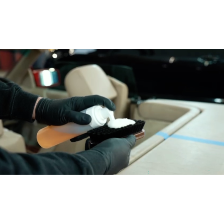 Solutie cu putere mare de curatare piele si vinilin GEIST. Rapid Leather & Vinyl Cleaner PRO